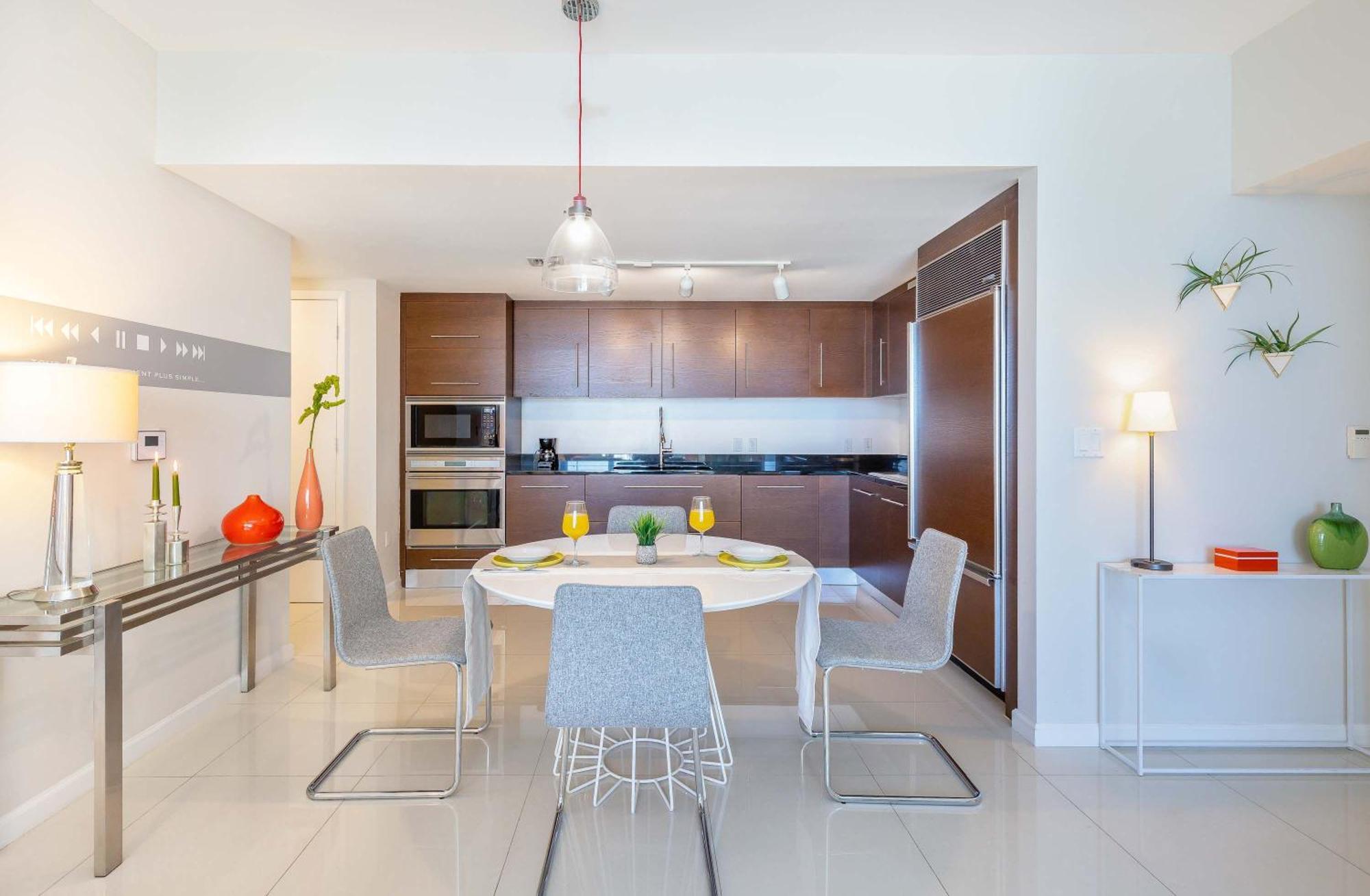 Mvr - Where Views Meet Vibes In Apartment